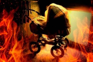 
                    Неизвестные сожгли детскую коляску в подъезде депутата Мажилиса
                