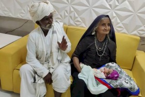
                    В Индии 70-летняя женщина впервые стала матерью
                