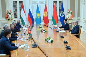 
                    Токаев провел встречу со спикерами палат парламентов стран ОДКБ
                