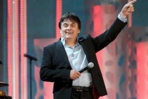 
                    Александр Серов попал в реанимацию с 75-процентным поражением легких
                