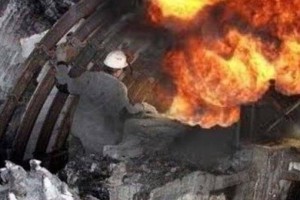 
                    ЧП на шахте: еще 45 угольщиков остаются под землей
                