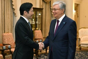 
                    Токаев провел встречу с Премьер-министром Сингапура
                