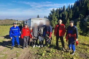 
                    Трое подростков заблудились в горах Алматы
                
