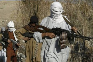 
                    Таджикистан и Афганистан стягивают вооруженные силы к границе
                