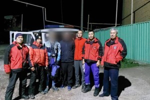 
                    Отставшему от группы туристу помогли спасатели
                