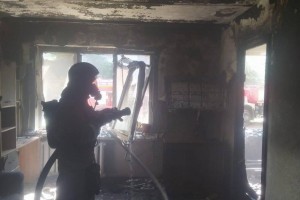 44 человека эвакуировали в Актобе при пожаре в многоэтажке