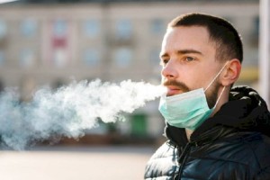 
                    Ученые доказали, что курильщики умирают от коронавируса чаще некурящих
                