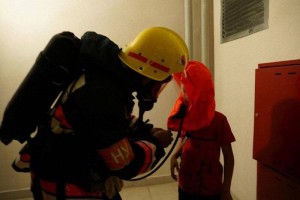 Детская шалость с огнем едва не привела к беде