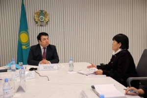 
                    На личный контроль взял обращения жителей министр Бейсембаев
                