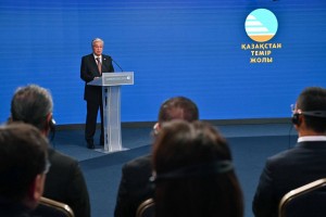 Токаев дал старт работе транспортно-логистического терминала в городе Сиане