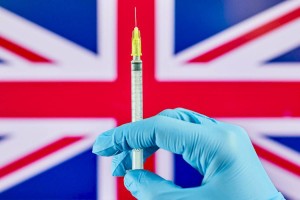 
                    В Британии планируют запустить программу массовой ревакцинации от COVID-19
                