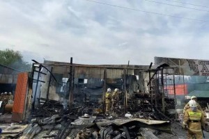 
                    Строительный магазин горел в Алматы
                