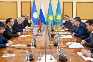 Олжас Бектенов и глава Республики Саха обсудили торгово-экономическое сотрудничество