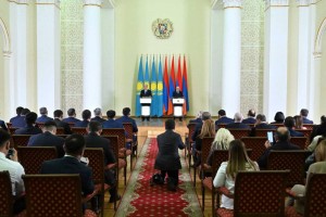 Касым-Жомарт Токаев и Никол Пашинян провели брифинг для СМИ