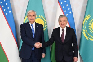 Токаев провел неформальную встречу с Президентом Узбекистана Мирзиёевым