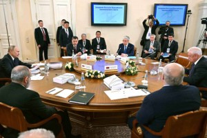 
                    Токаев принял участие в заседании Высшего Евразийского экономического совета в узком составе
                