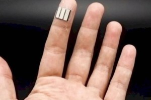 
                    Ученые изобрели «пальчиковое» устройство для зарядки телефона
                