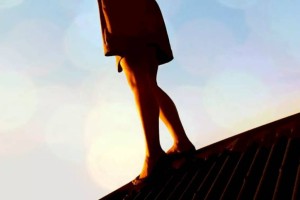 
                    Полицейские Уральска спасли 15-летнюю девочку от прыжка с крыши многоэтажки
                