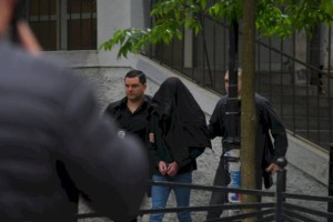Подросток открыл стрельбу в школе Белграда