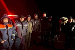 
                    Актюбинские спасатели помогли вернуться домой заблудившимся в степи пастухам
                