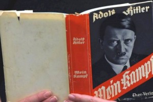 
                    Бестселлер Гитлера переиздали во Франции
                