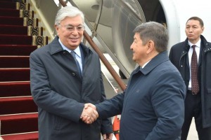 
                    Президент Казахстана прибыл в Кыргызстан
                
