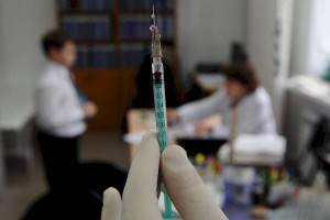 
                    COVID-19: В Германии планируют вакцинировать детей и подростков
                