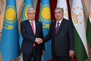 
                    Токаев поздравил президента Таджикистана с днем рождения
                