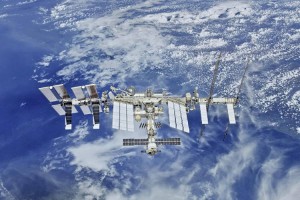
                    Экипаж МКС поздравил жителей Земли с Днем Победы
                