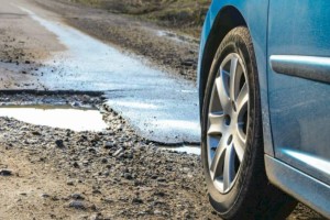 
                    Талые воды повредили участок дороги в Жетысуской области
                