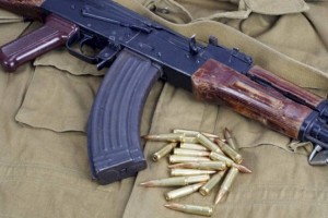 
                    Канал незаконного оборота оружия и фальшивых долларов пресечен в Жамбылской области
                