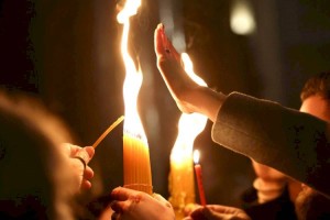 
                    В храме Гроба Господня в Иерусалиме сошел Благодатный огонь
                