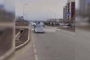 
                    Кортеж устроил беспредел на дорогах Алматы
                
