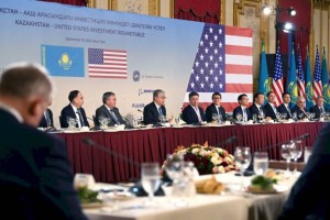 
                    Токаев принял участие в работе казахско-американского инвестиционного круглого стола
                