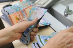 В рейтинге стран по чистой зарплате Казахстан занял 78-е место