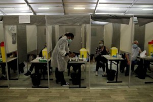 
                    Коронавирус: Франция стала самой зараженной страной в Европе
                