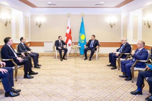 
                    Главы правительств Казахстана и Грузии провели встречу в Алматы
                