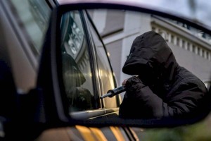 
                    В Талдыкоргане при попытке угона автомобиля задержан вор-рецидивист
                