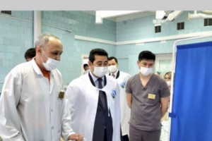 
                    Аким СКО навестил в больнице школьников, пострадавших от нападения в Петропавловске
                