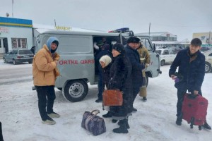 В РК на закрытых из-за непогоды трассах наблюдается массовое скопление автотранспорта