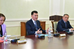 Ерлан Карин встретился с лидерами фракций Мажилиса