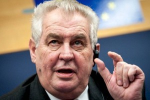
                    Президент Чехии попросил у Путина вакцину
                