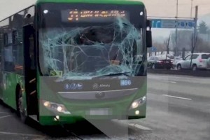 В Алматы при столкновении автобусов пострадали шесть человек