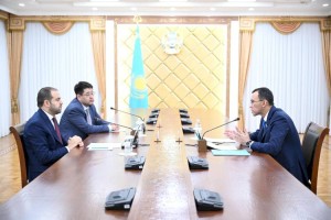 
                    Маулен Ашимбаев встретился с Генсекретарем Мусульманского совета старейшин
                