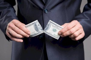 
                    В МИД РФ призвали сократить роль доллара во всех операциях
                