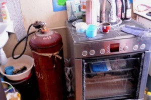 Вооруженный ножом пьяный житель Кокшетау угрожал взорвать газовый баллон