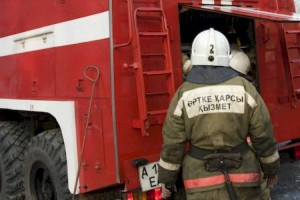 В многоэтажке Алматы загорелась квартира