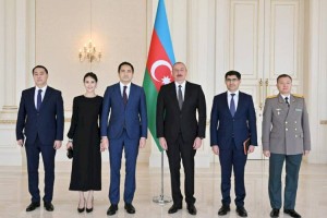 
                    Посол Казахстана вручил Президенту Азербайджана верительные грамоты
                