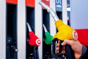 
                    Бензин и дизтопливо подешевели в Казахстане
                
