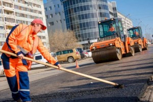 
                    Использованные маски предложили применять в строительстве дорог
                